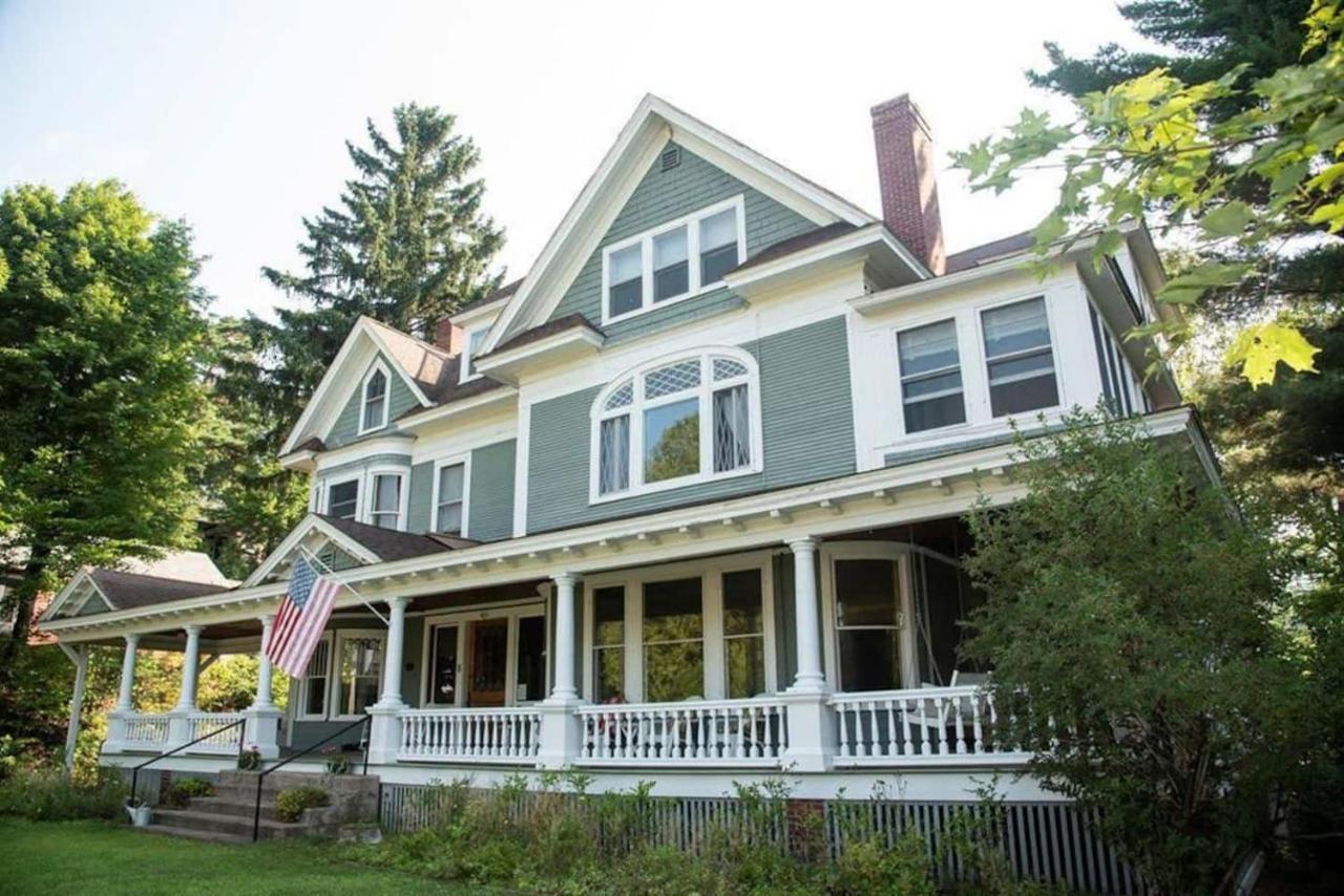Franklin Manor Bed And Breakfast Саранак Лейк Екстериор снимка