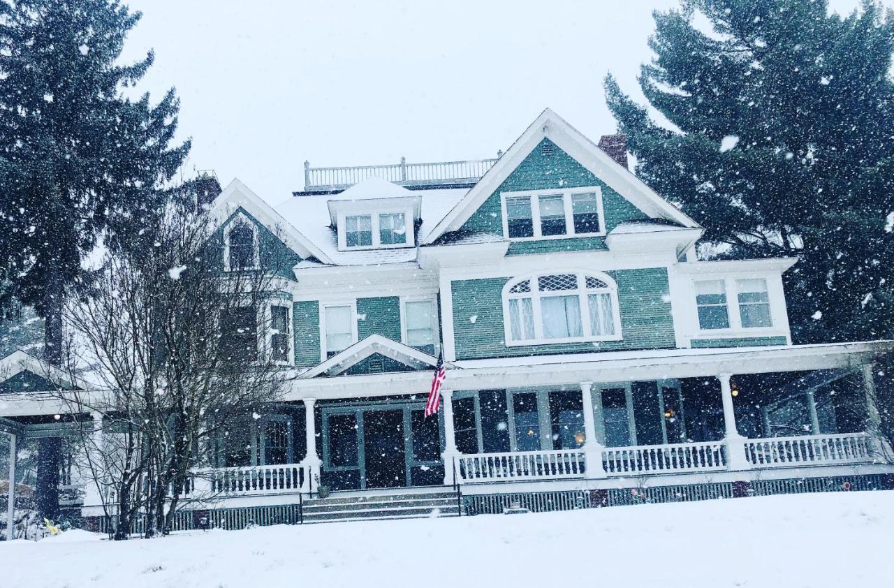 Franklin Manor Bed And Breakfast Саранак Лейк Екстериор снимка
