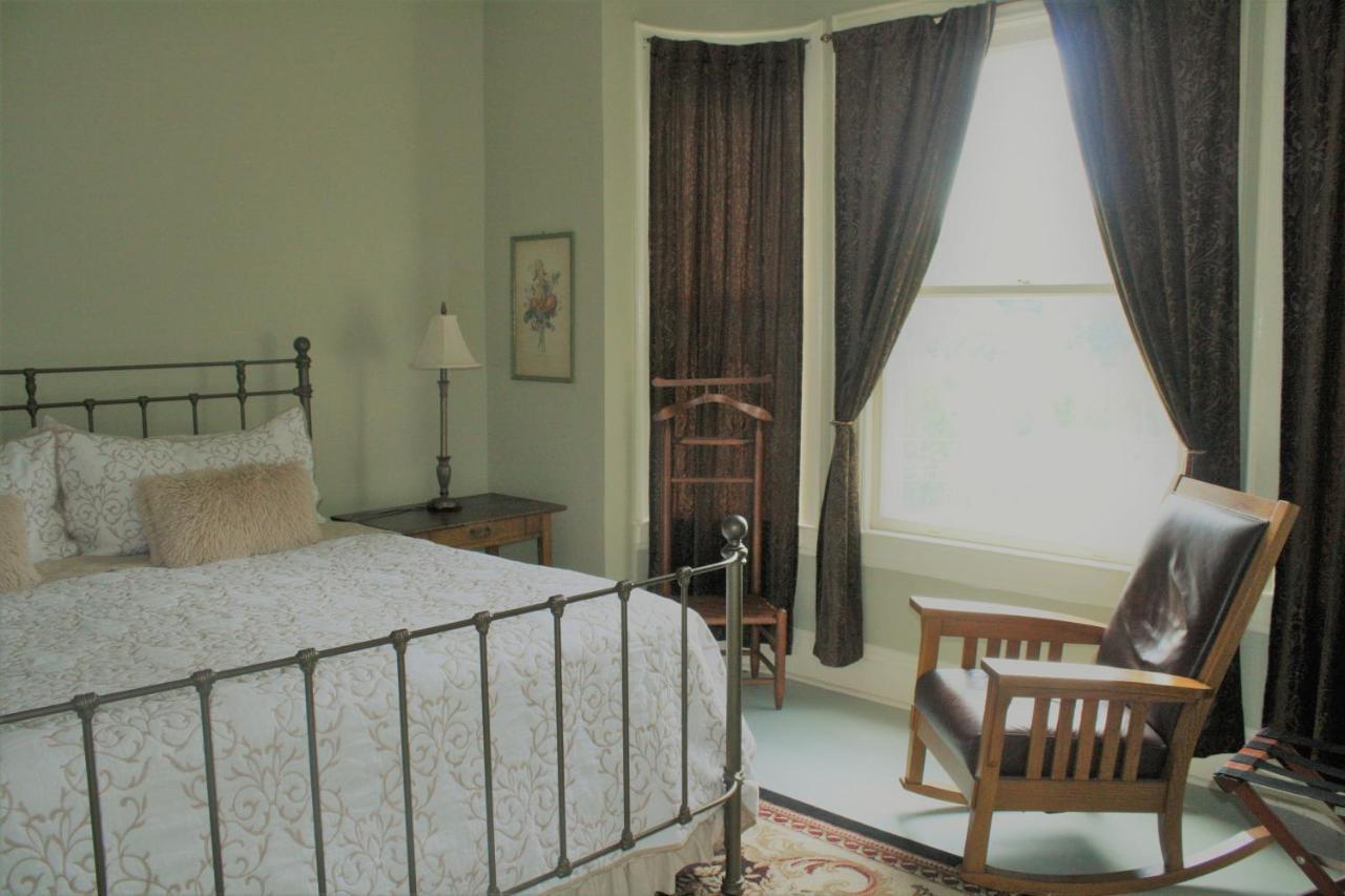 Franklin Manor Bed And Breakfast Саранак Лейк Екстериор снимка