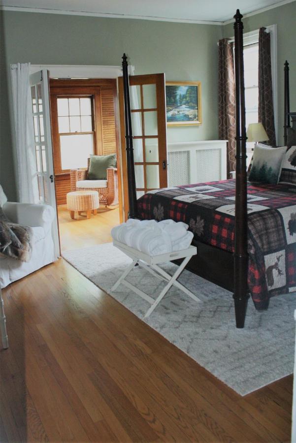 Franklin Manor Bed And Breakfast Саранак Лейк Екстериор снимка