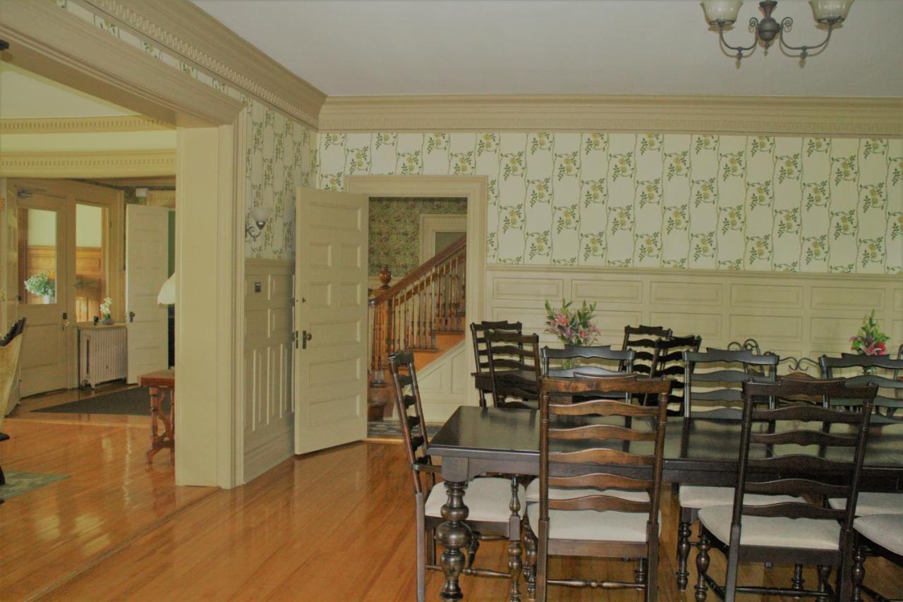 Franklin Manor Bed And Breakfast Саранак Лейк Екстериор снимка
