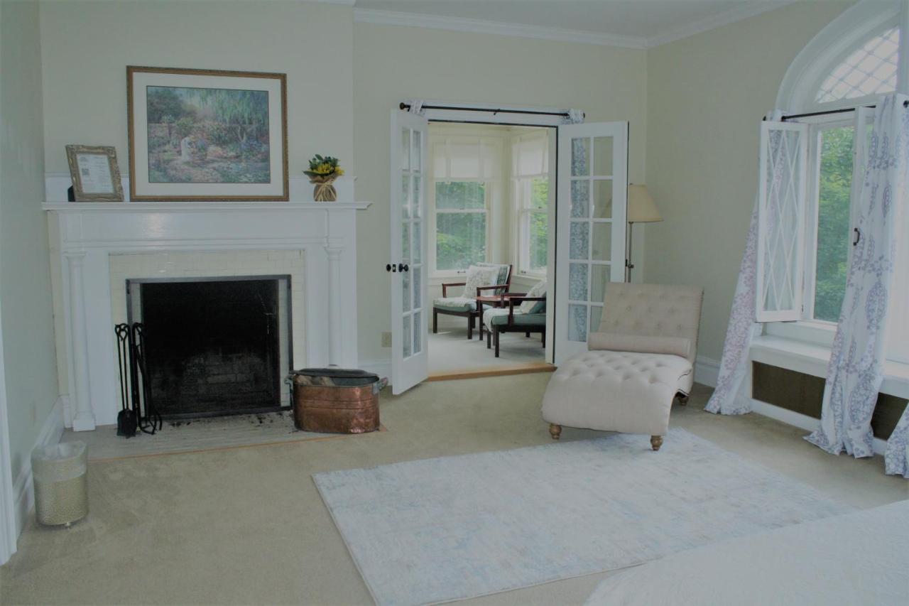 Franklin Manor Bed And Breakfast Саранак Лейк Екстериор снимка